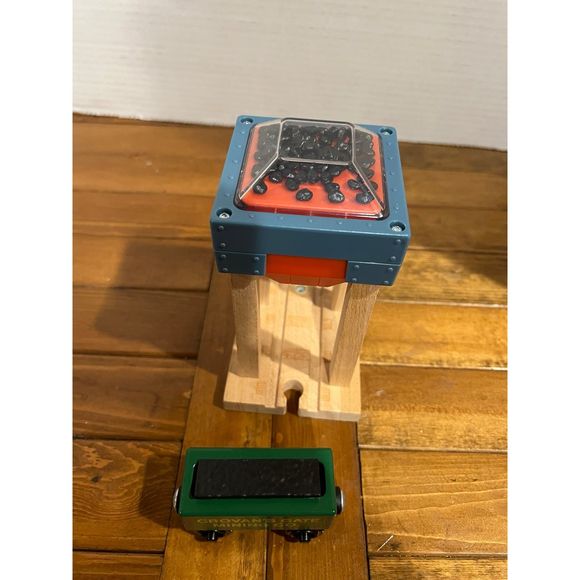 Thomas wooden track crosby coal with car - Picture 7 of 9